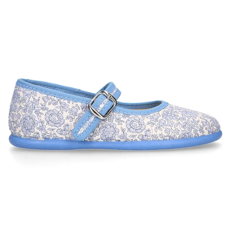Mercedita niña estilizada en lona algodón LIBERTY.