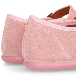 Mercedita niña estilizada en serraje rosa con POMPON.