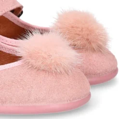 Mercedita niña estilizada en serraje rosa con POMPON.