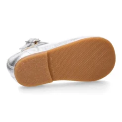 Mercedita niña picados flor con hebilla en piel LAMINADA.