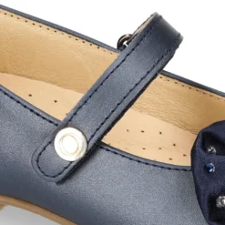 Mercedita niña tipo LUXURY COLLECTION con lazo con cristales en piel.