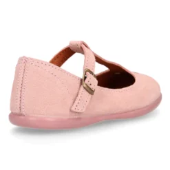 Mercedita niña tipo pepito con picados y hebilla en piel serraje rosa.