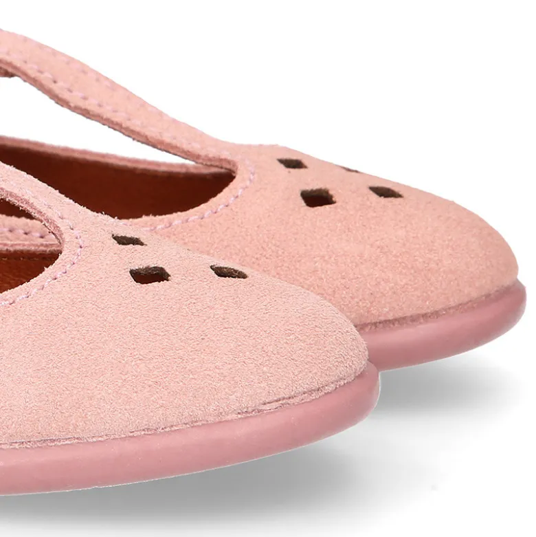 Mercedita niña tipo pepito con picados y hebilla en piel serraje rosa.