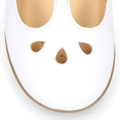 Mercedita niña tipo Pepito con hebilla en piel blanco con diseño Pétalos.