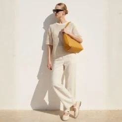 Merceditas de lino beige bordadas para mujer