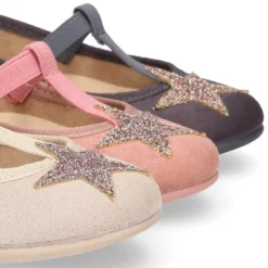 Merceditas en forma de T con elástico y ESTRELLAS en Serratex.