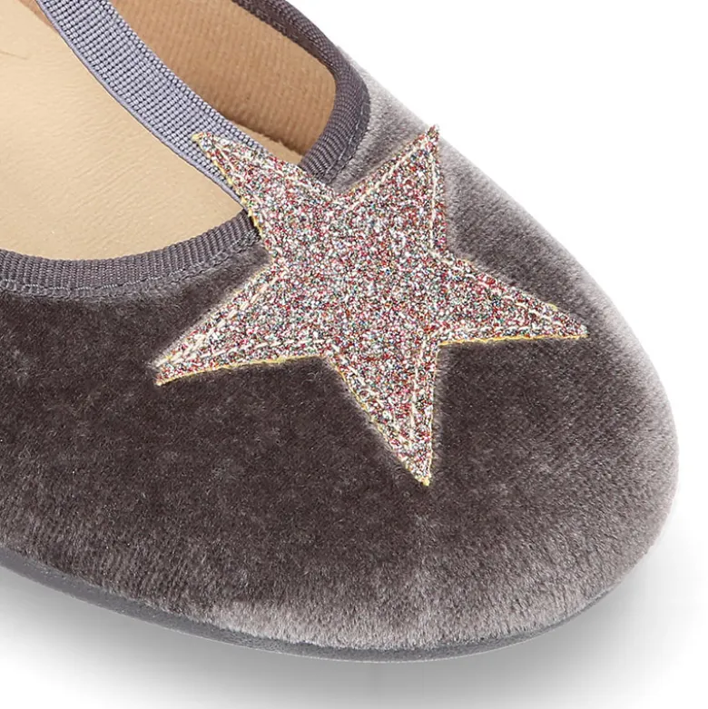 Merceditas en forma de T con elástico y ESTRELLAS en terciopelo.