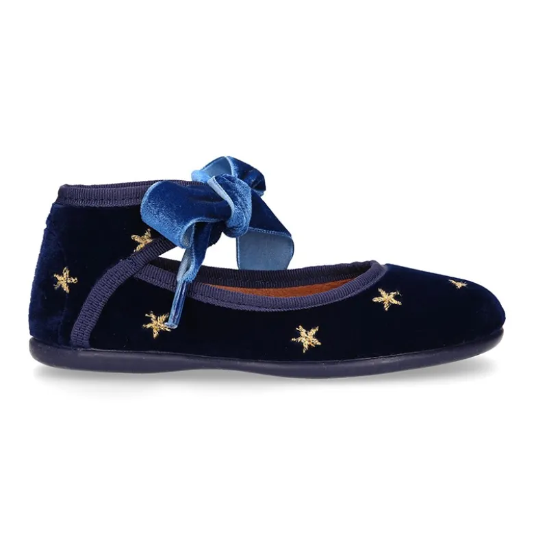 Merceditas niña en terciopelo con ESTRELLAS bordadas.