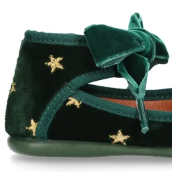 Merceditas niña en terciopelo con ESTRELLAS bordadas.