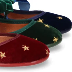 Merceditas niña en terciopelo con ESTRELLAS bordadas.