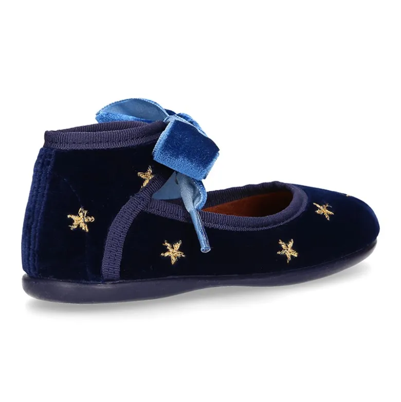 Merceditas niña en terciopelo con ESTRELLAS bordadas.