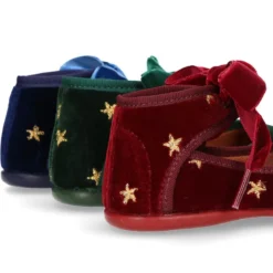 Merceditas niña en terciopelo con ESTRELLAS bordadas.
