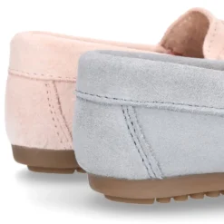 Mocasín antifaz en piel serraje en colores pasteles.