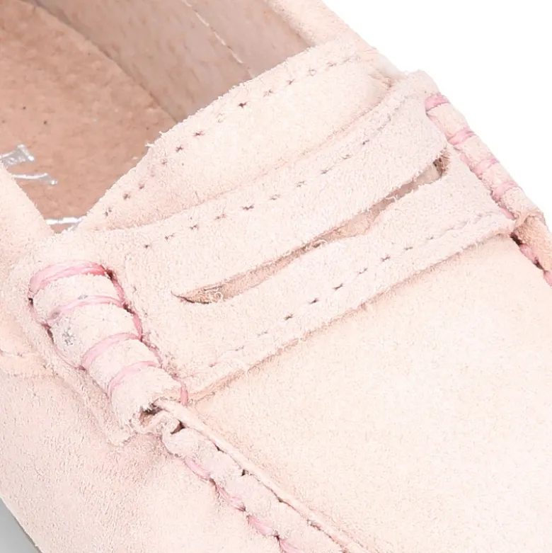 Mocasín antifaz en piel serraje en colores pasteles.