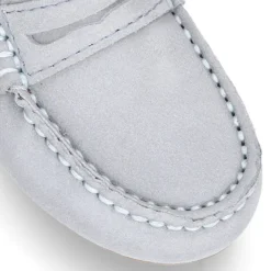 Mocasín antifaz en piel serraje en colores pasteles.