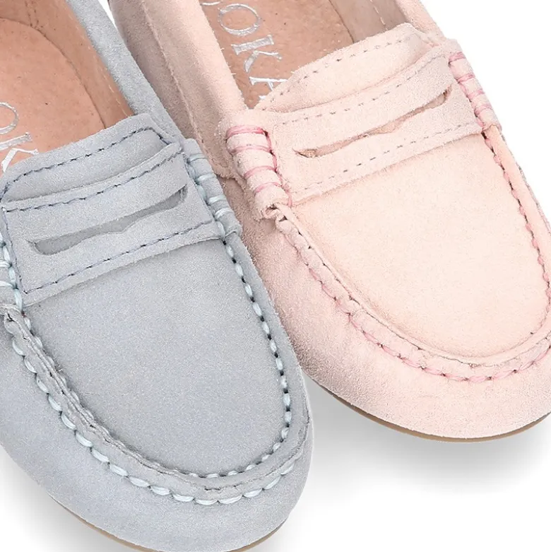 Mocasín antifaz en piel serraje en colores pasteles.