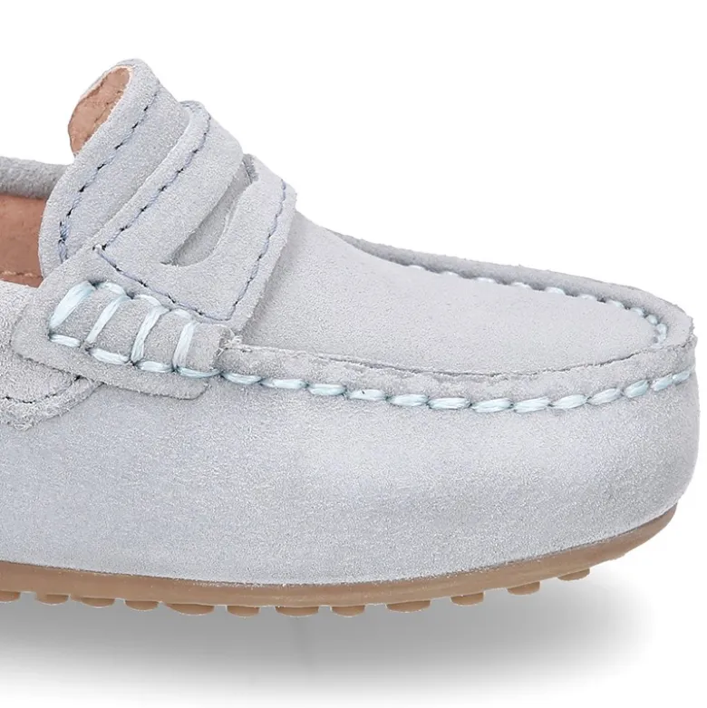 Mocasín antifaz en piel serraje en colores pasteles.