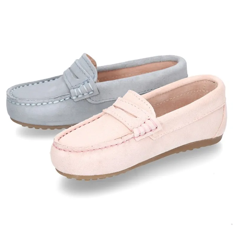 Mocasín antifaz en piel serraje en colores pasteles.