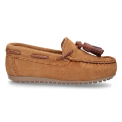 Mocasín borlas mayores en piel serraje cuero.