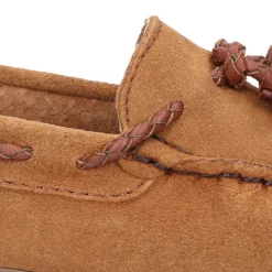 Mocasín borlas mayores en piel serraje cuero.