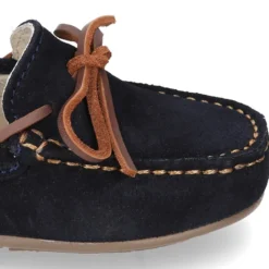 Mocasín Clásico lazos en cuero piel serraje.