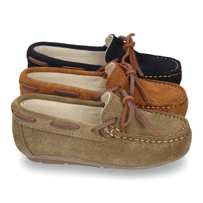 Mocasín Clásico lazos en cuero piel serraje.