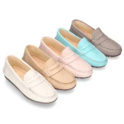 Mocasín con antifaz en piel EXTRA SUAVE y colores pasteles.