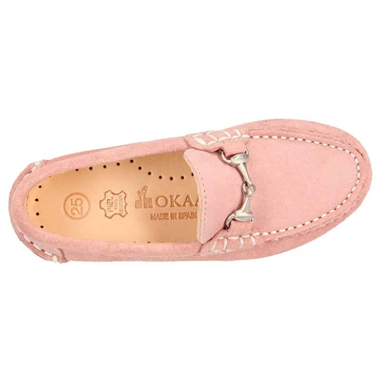 Mocasín con estribo en piel serraje para mayores.