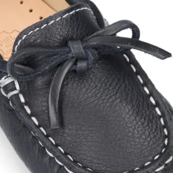 Mocasín con lazos en piel EXTRA SUAVE para peques.