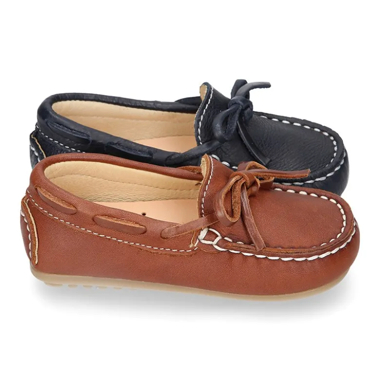 Mocasín con lazos en piel EXTRA SUAVE para peques.