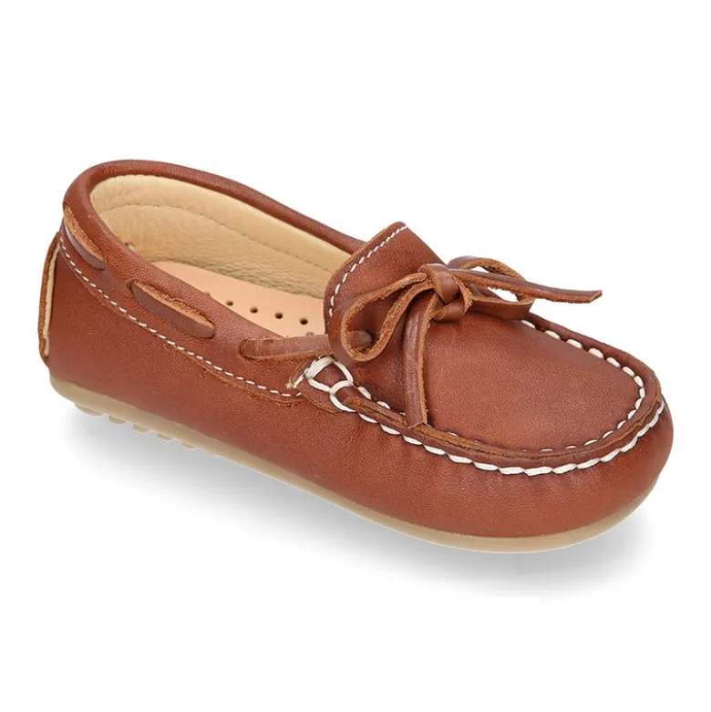 Mocasín con lazos en piel EXTRA SUAVE para peques.