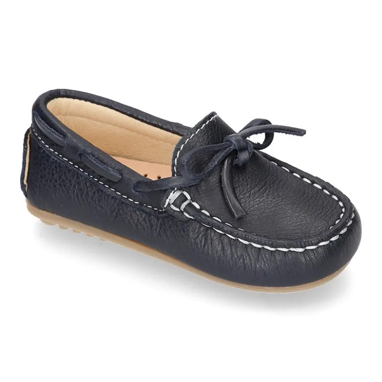 Mocasín con lazos en piel EXTRA SUAVE para peques.