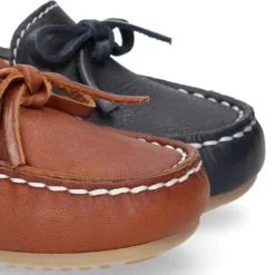 Mocasín con lazos en piel EXTRA SUAVE para peques.