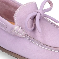 Mocasín con lazos en piel Nobuck para mayores piso conductor.