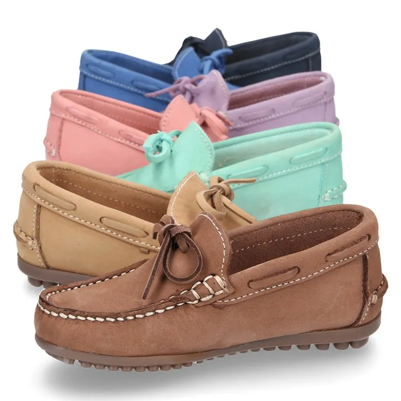Mocasín con lazos en piel Nobuck para mayores piso conductor.