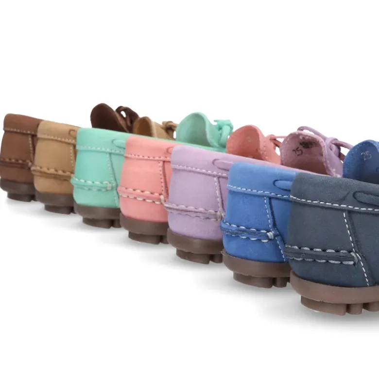 Mocasín con lazos en piel Nobuck para mayores piso conductor.