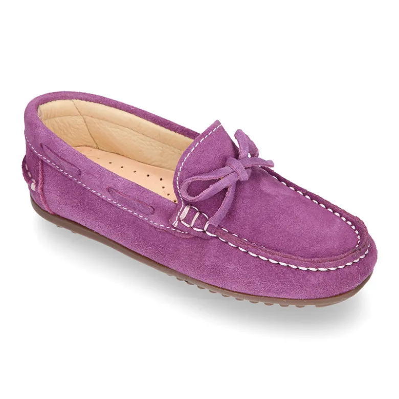 Mocasín con lazos en piel serraje para mayores piso conductor.