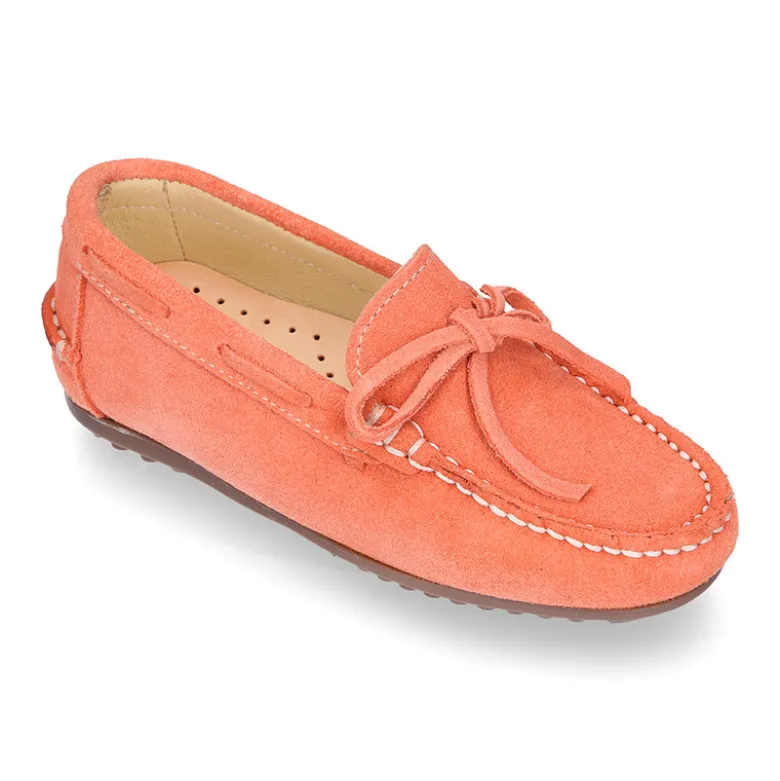 Mocasín con lazos en piel serraje para mayores piso conductor.