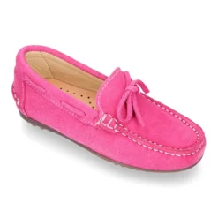 Mocasín con lazos en piel serraje para mayores piso conductor.