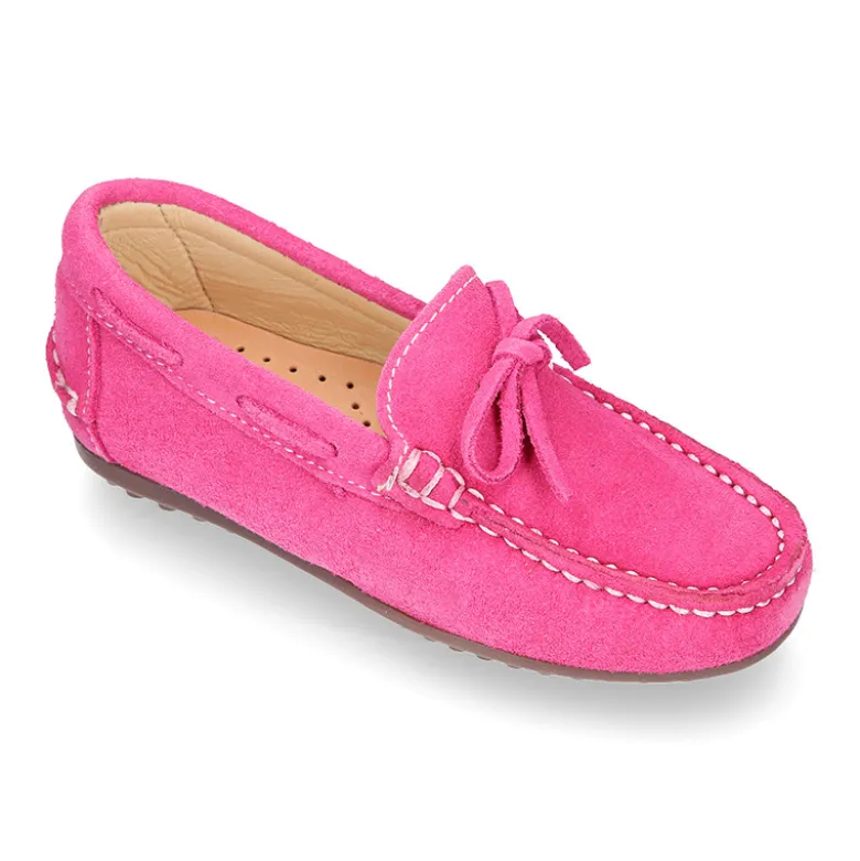 Mocasín con lazos en piel serraje para mayores piso conductor.