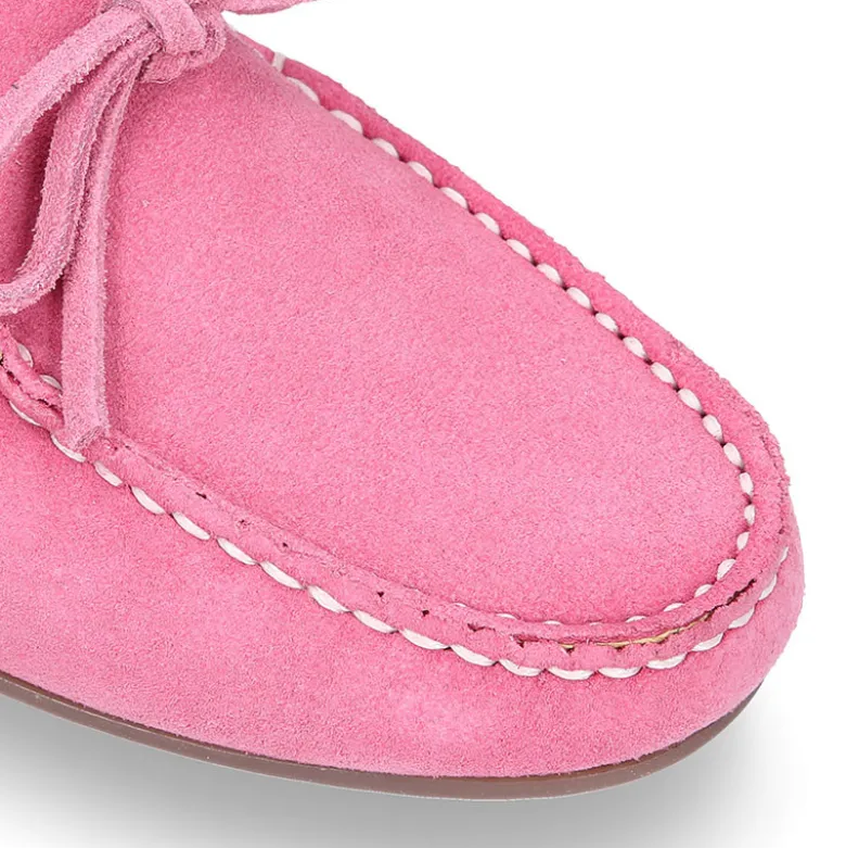 Mocasín con lazos en piel serraje para mayores piso conductor.