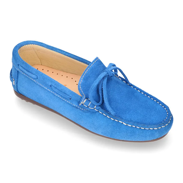 Mocasín con lazos en piel serraje para mayores piso conductor.