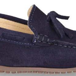 Mocasín con lazos en serraje para mayores piso conductor.