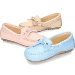 Mocasín con lazos peques en piel EXTRA SUAVE en colores pasteles.