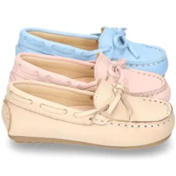 Mocasín con lazos peques en piel EXTRA SUAVE en colores pasteles.