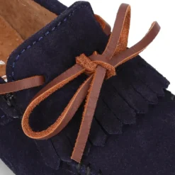 Mocasín lazos con FLECOS en piel serraje.