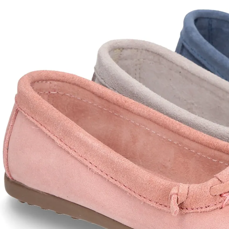 Mocasín lazos niña tipo indio en piel serraje.
