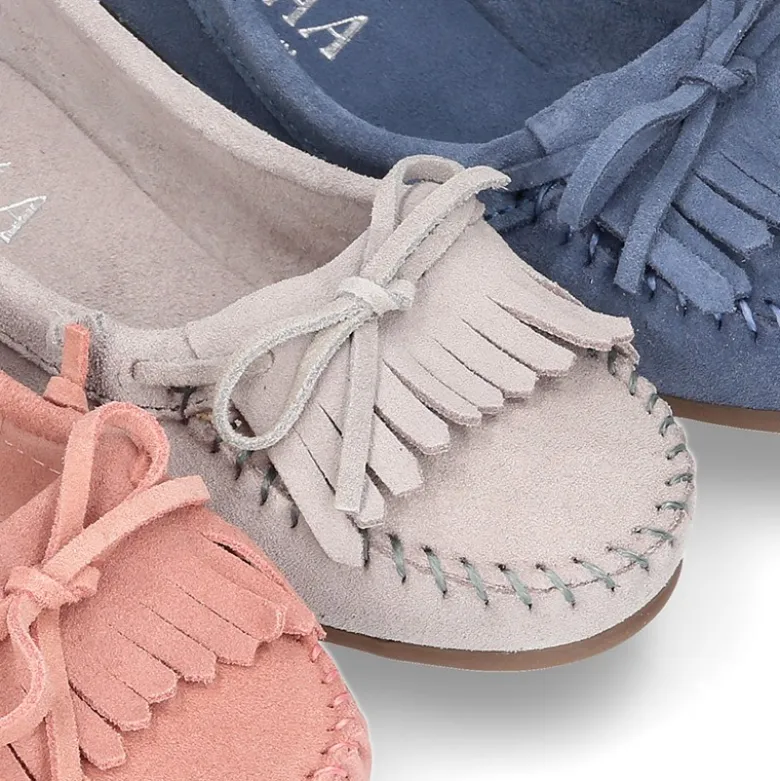 Mocasín lazos niña tipo indio en piel serraje.