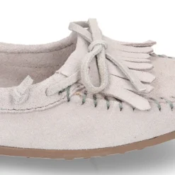 Mocasín lazos niña tipo indio en piel serraje.