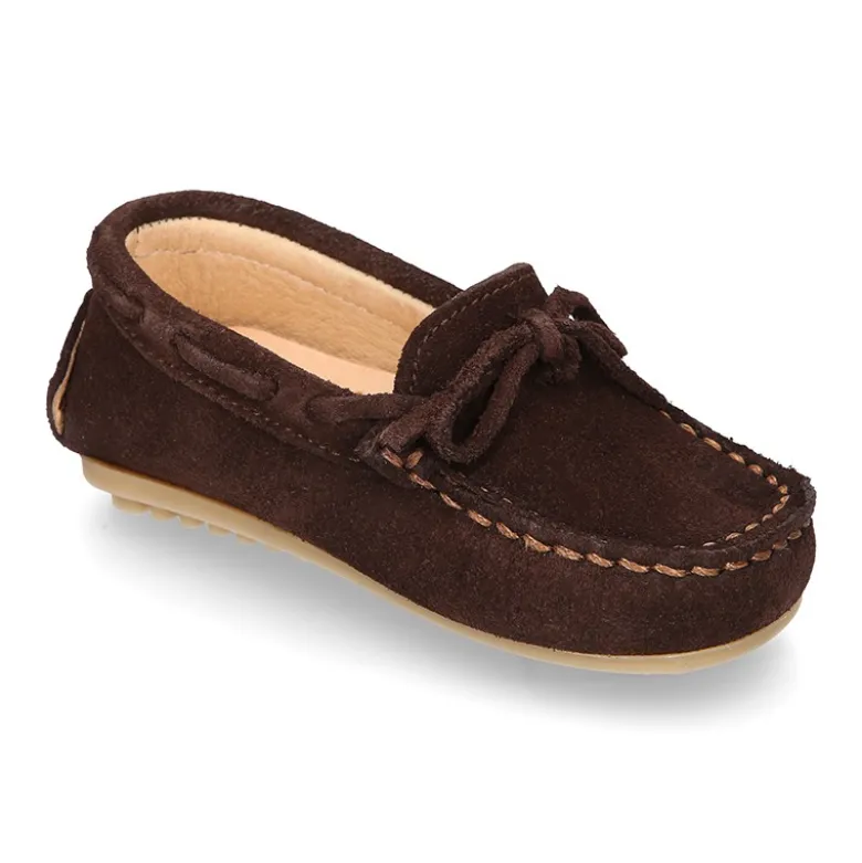 Mocasín lazos peques piso conductor en serraje.